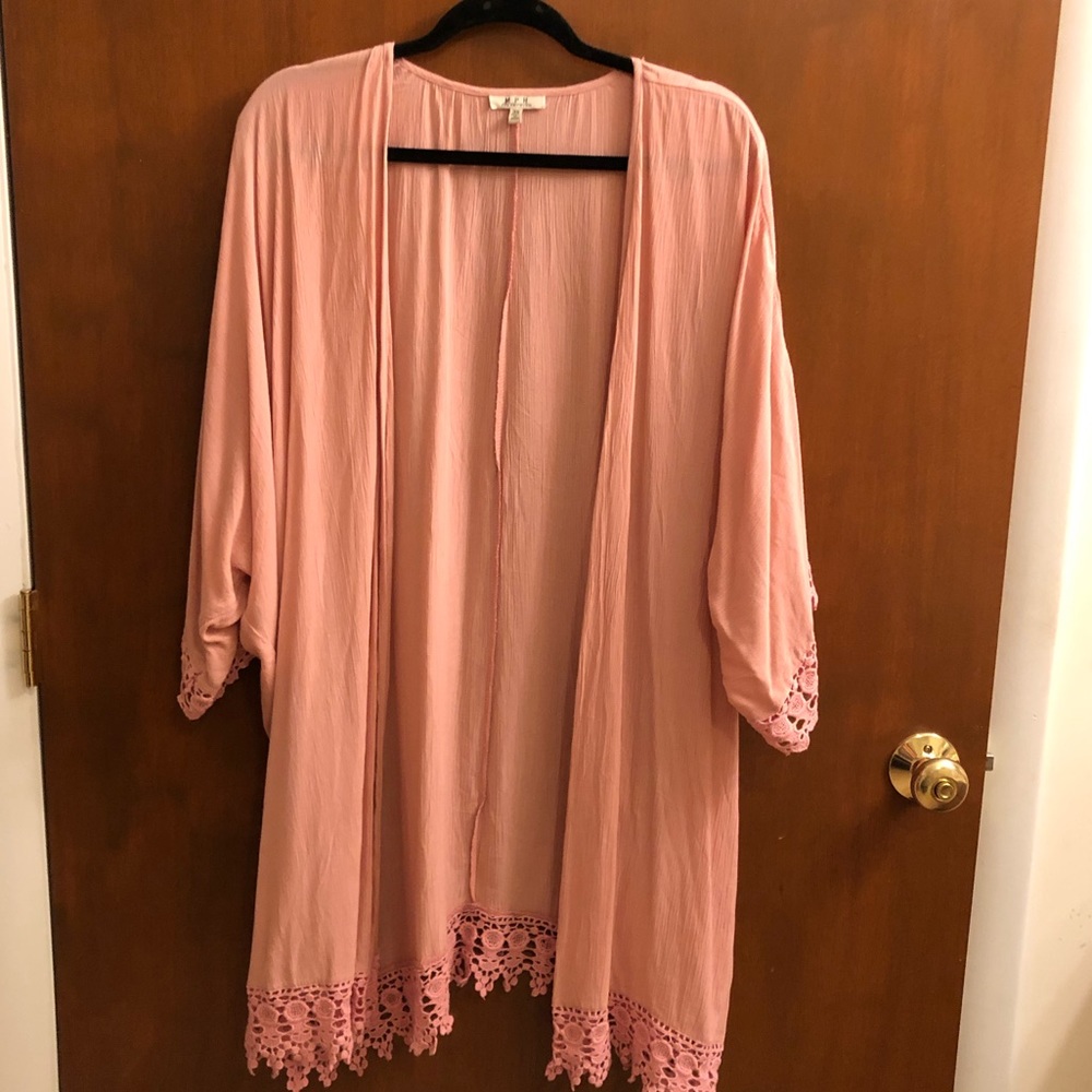 M P H Collection pink top